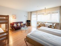 250505 Blattner 169-109 Straubova-0112-HDR-websize