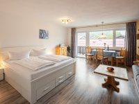 250505 Blattner 192-210 Triska-0299-HDR-websize