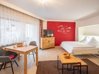 251208 Blattner 16-0035-HDR-websize