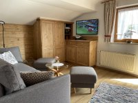 03 Ferienwohnung 404 Oberstdorf Wohnzimmer.jpeg