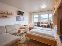 251208 Blattner 196-0968-HDR-websize