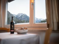 251215 Blattner 197-1064-websize