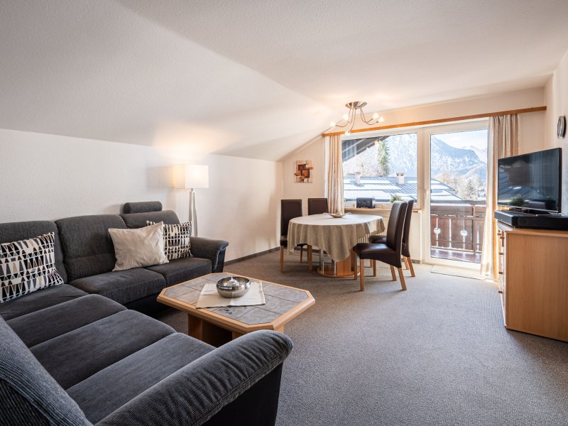 260202 Blattner 67-0764-HDR-websize