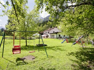 Café-Restaurant mit Kinderspielplatz