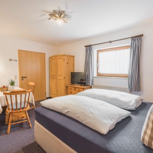 Schlaf- Wohnbereich in der Wohnung Enzianwurzel | Ferienwohnung Lingg Oberstdorf