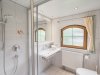 Tageslicht Badezimmer in der Wohnung Mehlprimel | Ferienwohnung Lingg Oberstdorf Tageslicht Badezimmer in der Wohnung Mehlprimel | Ferienwohnung Lingg Oberstdorf