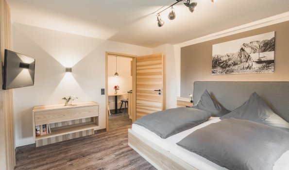 Schlafzimmer in der Wohnung Mehlprimel | Ferienwohnung Lingg Oberstdorf