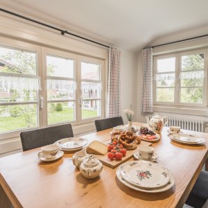 Frühstückstisch in der Wohnung Silberdistel | Ferienwohnung Lingg Oberstdorf