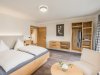 Geräumiges Schlafzimmer in der Wohnung Silberdistel | Ferienwohnung Lingg Oberstdorf