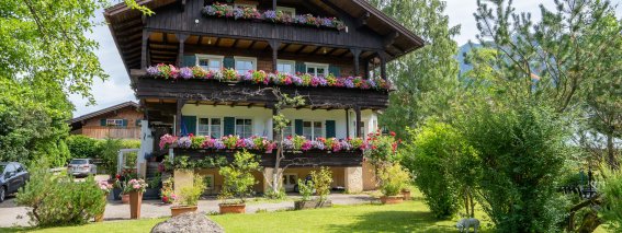 Jagdhaus im Sommer