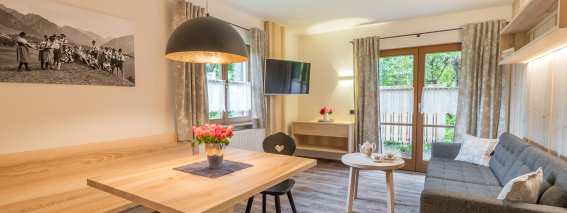 Gemütliches Wohnzimmer in der Wohnung Schlüsselblume | Ferienwohnung Lingg Oberstdorf, Allgäu