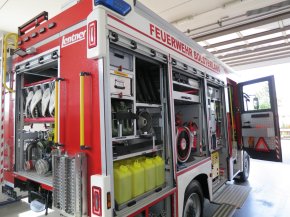 beifahrerseitige Geräteräume