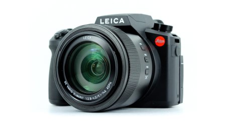 1. Preis: Leica V-Lux