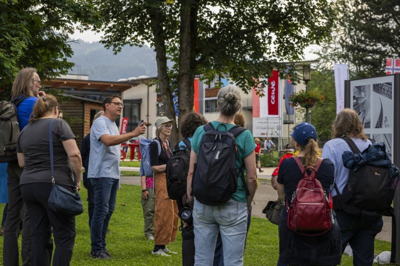 2025 Ausstellungsbegehung Pawlitzki (3)