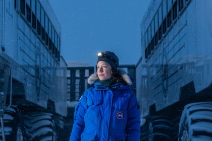 Vor einem gewaltigen Tundra Buggy