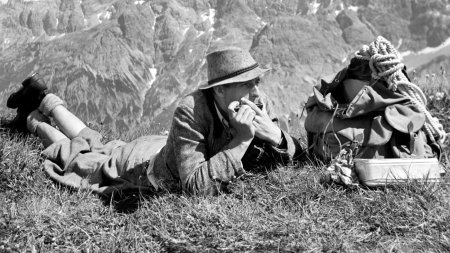Als man das Wort „Selfie“ noch nicht kannte, fotografierte sich Leo Schnellbach mit dem Selbstauslöser.