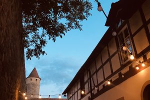 Innenhof vom Weingut Ilmbacher Hof