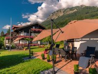 Hausbild sommer gesamtansicht 2018