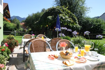 Frühstück im Garten