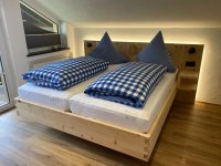 Ferienwohnung Anna Schlafen mit Zirbenholz-Bett
