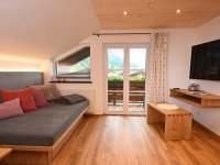 Ferienwohnung Anna gemütliche Couch im Wohnbereich