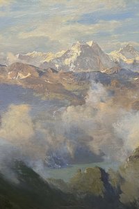 Das großformatige Panorama zeigt den Ausblick vom Brienzer Rothorn über die Hochgebirgslandschaft der Berner und Walliser Alpen. Von erhöhter Warte entfaltet Edward Theodore Compton einen weitgespannten Blick auf eine gestaffelte Folge markanter Gipfel, deren schneebedeckte Höhen sich klar vom lichtdurchzogenen Himmel abheben.