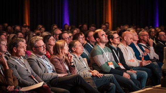 GFA 2026 - Zuhörer in Reihen