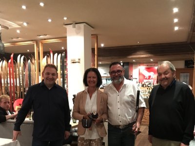Die Bruttosieger Marion Betz-Heckele und Martin Sauter