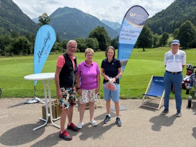 Wellevent mit Bruttosiegerin und Bruttosieger abseits
