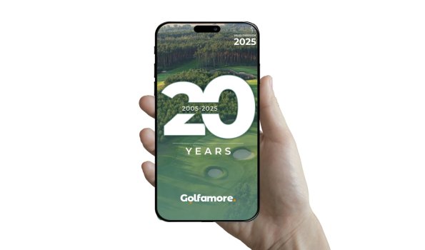 Golfamore card 2025 - iPhone in hand