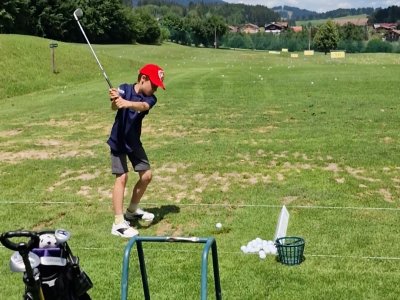 Felix Fischer auf der Driving Range