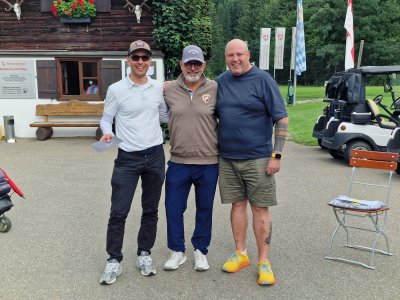 Bruttosieger, v.l. Christian Deffner, Martin Sauter und GCO-Sportwart Markus Eisermann