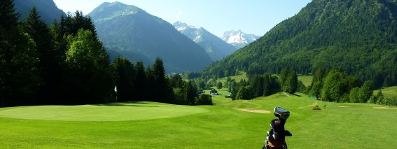 Blick von Loch 2 (c) Petra Schumacher