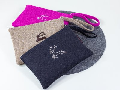 Taschen aus Filz mit Hirsch