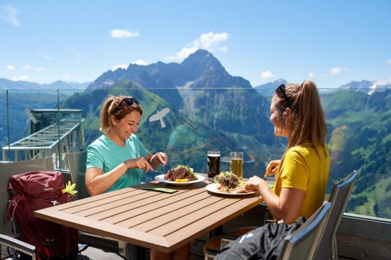 Mittagessen auf dem Walmendingerhorn