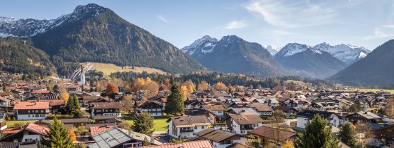 Herbst rund im das Goldbrunn