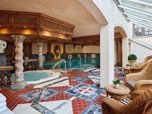 Parkhotel Oberstaufen Wellness Pool + Whirlpool AnjaSzielePR