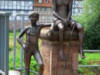 Die zwei Knaben Bronzeskulptur