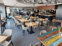 V8 Hotel - Restaurant