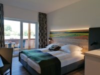Doppelzimmer mit Balkon und Weserbick