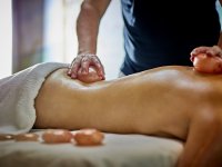 Franken-Therme - Massage Salzkörnla @Studio Waldeck Scheinfeld