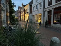 Stadt Leer (Ostfriesland) - Altstadt Rathausstrasse in der Abenddämmerung