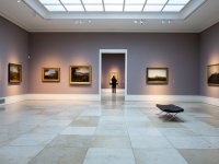 Sammlungsraum mit Besucher Romantiker ©Staatsgalerie Stuttgart