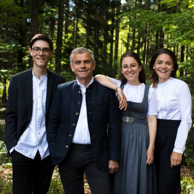 Klaus Hauber mit Tobias, Tanja und Eva