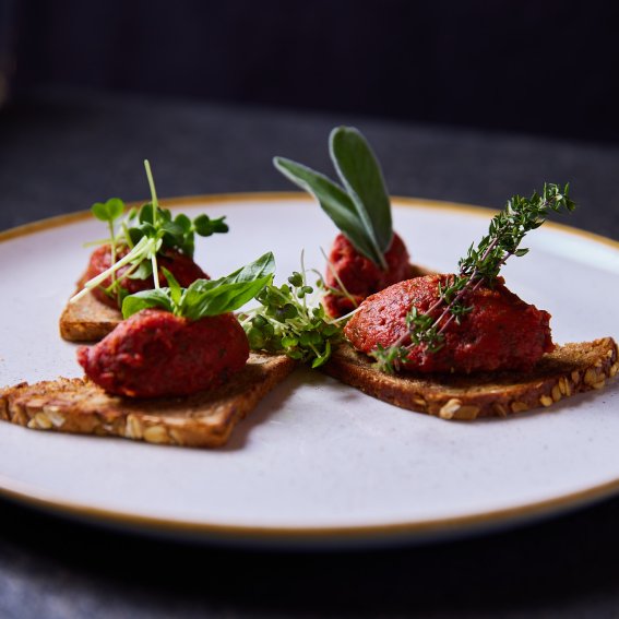 Haubers Küche versorgt die Gäste des 4-Sterne-Hotels mit Allgäuer Spezialitäten, abgestimmt auf den Fastenplan.