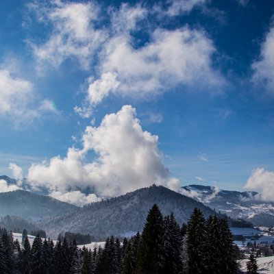 Je nach Schneelage können Haubers Gäste winterwandern, skifahren oder langlaufen.