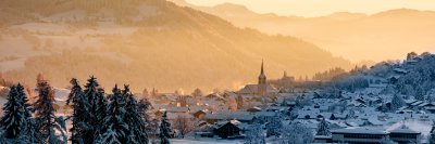 Winterlicher Sonnenuntergang über Oberstaufen