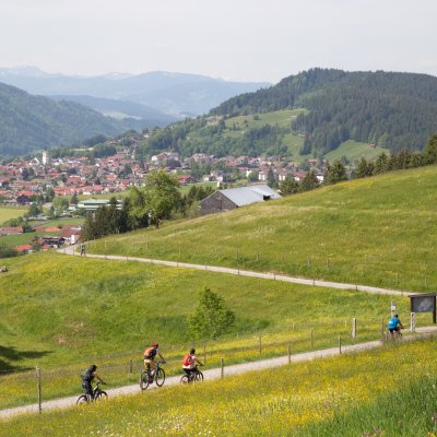 Haubers Gäste starten ab Hotel zu einer Fahrradtour ins Allgäu.