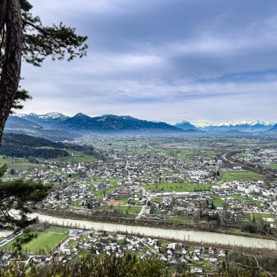 Blick auf Bregenz von Andreas Weilguny Andreas Weilguny fotografiert vom Gebhardsberg aus die Aussicht auf Bregenz am Bodensee.