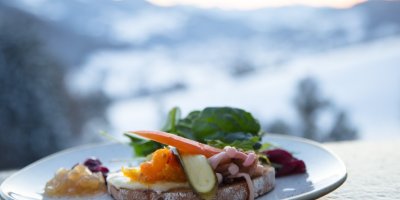 Warme Brotzeit am Schwalbennest